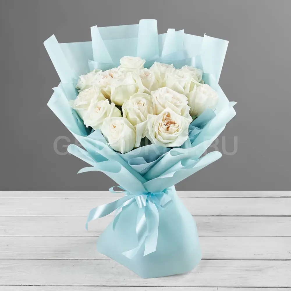 206151 Букет из 15 белых пионовидных роз в упаковке